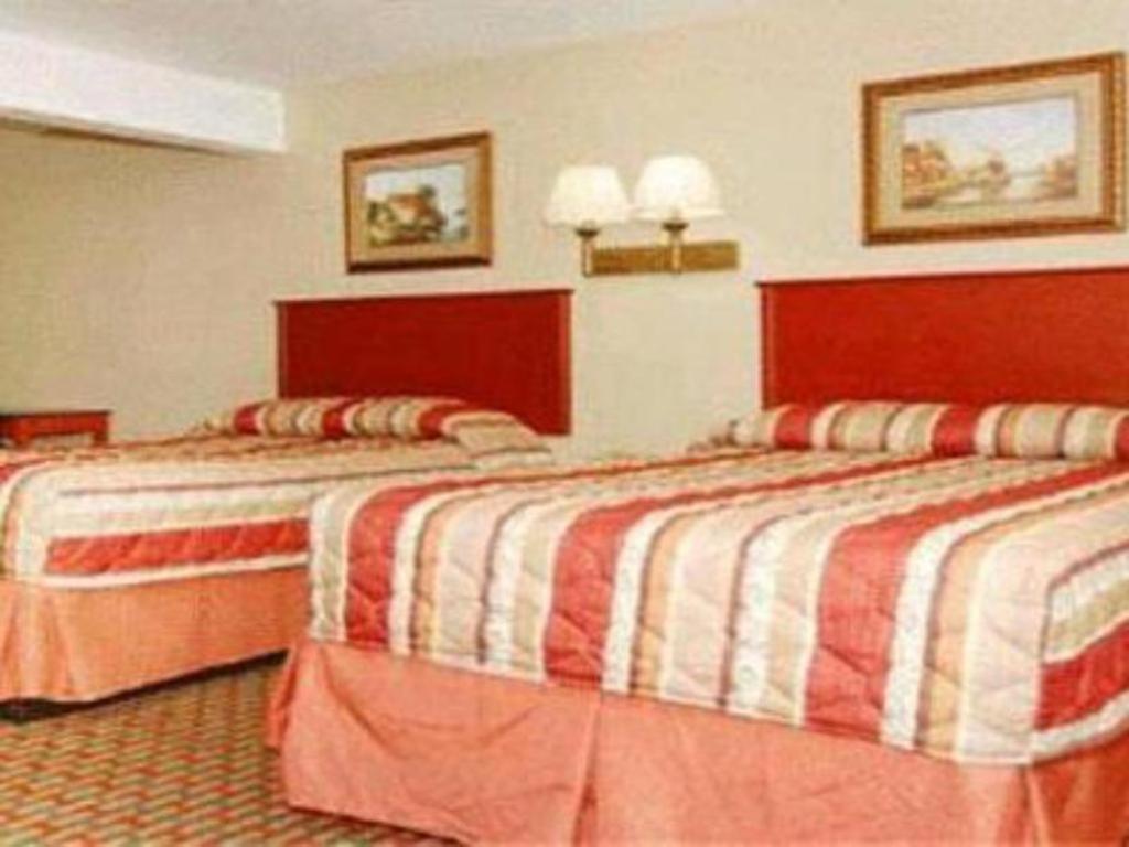 Travelodge By Wyndham Bay Shore Long Island Exterior foto